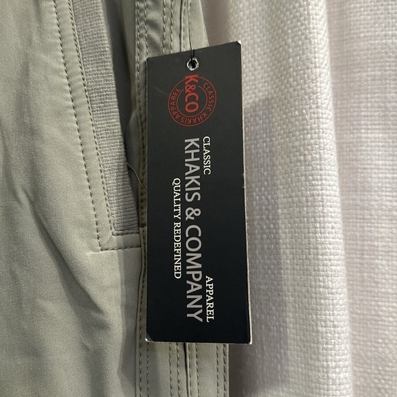 NWT Women’s Khaki’s & Co. Polyester & Spandex Elastic Waist Cargo Pants Size 6 - Picture 6 of 10